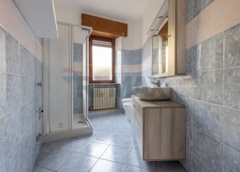 Bagno - Casa semi indipendente VIA MATTEOTTI
 
19, Castronno - foto 9