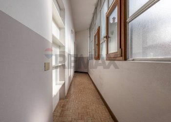 Hall / corridoio - Casa semi indipendente VIA MATTEOTTI
 
19, Castronno - foto 18