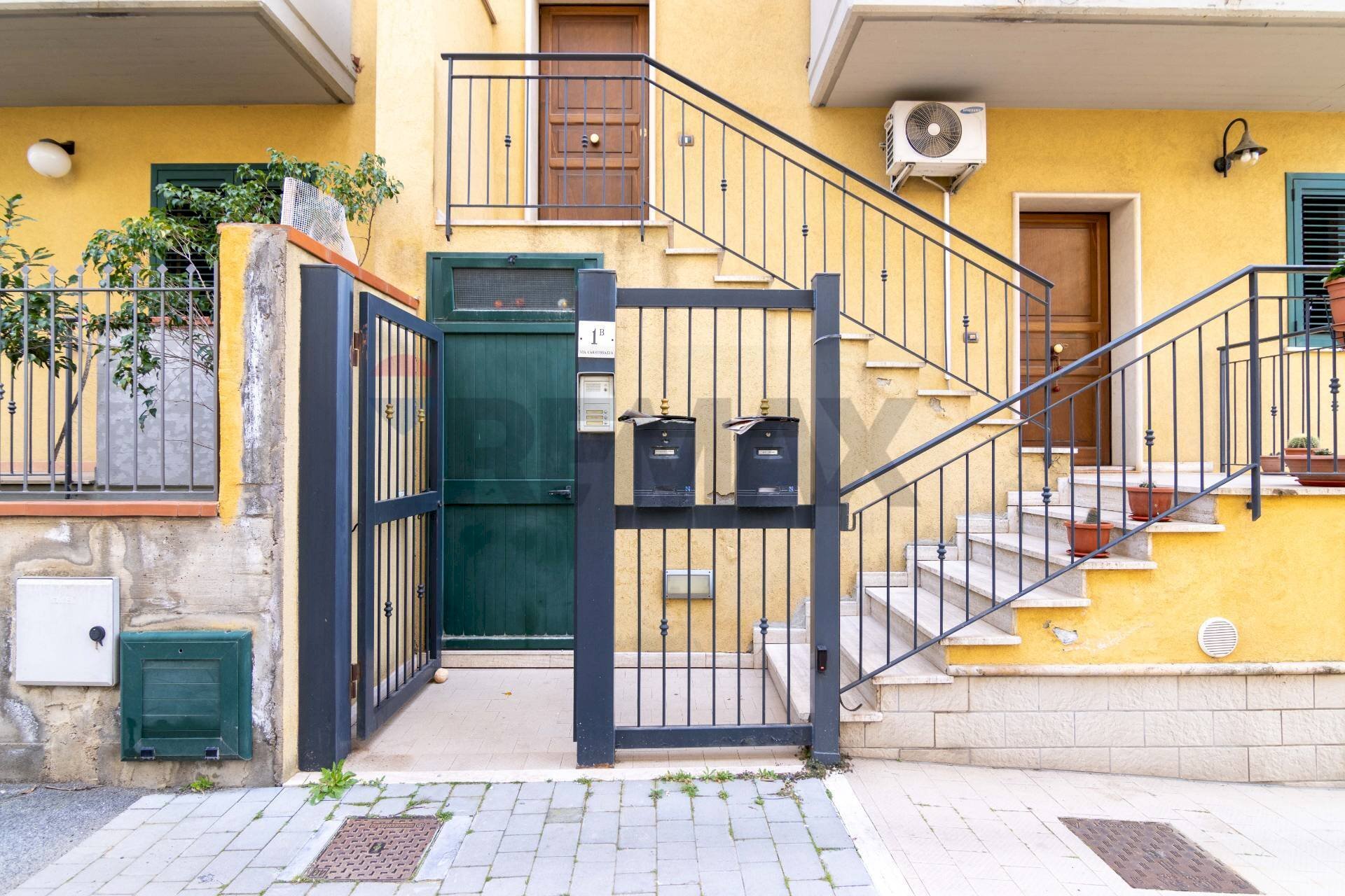 Edificio all\'aperto - Casa indipendente Via Carrubbazza
 
1, Lentini - foto 1