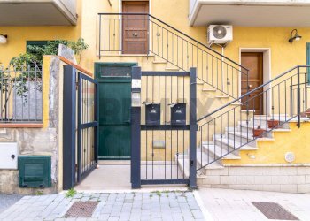 Edificio all\'aperto - Casa indipendente Via Carrubbazza
 
1, Lentini - foto 1