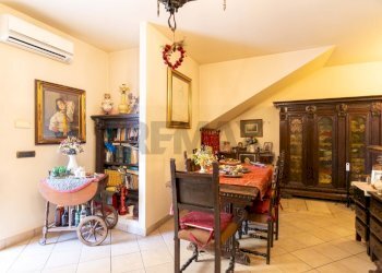 Sala da pranzo - Casa indipendente Via Carrubbazza
 
1, Lentini - foto 6