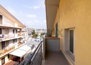 Balcone - Casa indipendente Via Carrubbazza
 
1, Lentini - foto 139