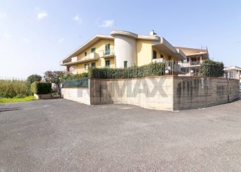 Casa all\'aperto - Casa indipendente Via Carrubbazza
 
1, Lentini - foto 143