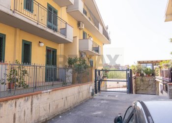 Edificio all\'aperto - Casa indipendente Via Carrubbazza
 
1, Lentini - foto 146