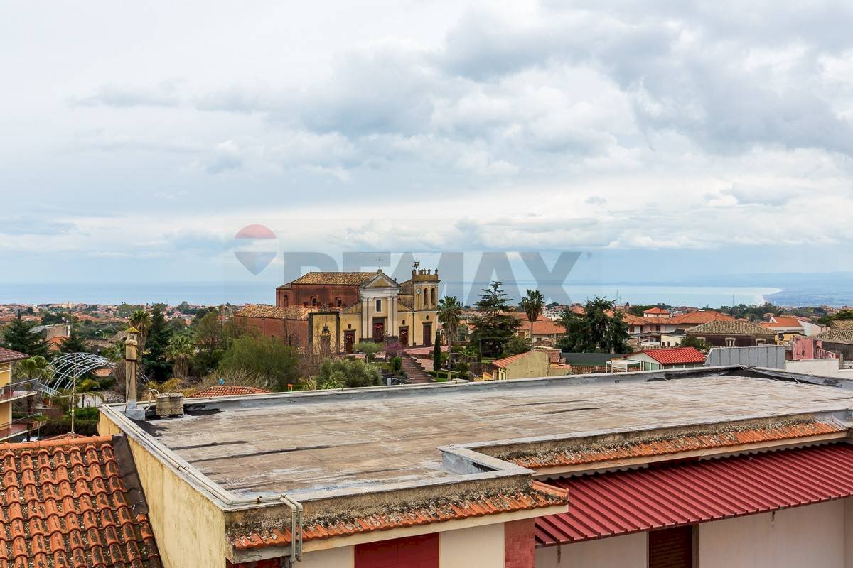 Edificio all\'aperto - Trilocale Via Luigi Pirandello
 
13, Tremestieri Etneo - foto 1