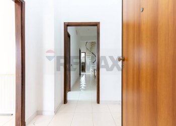 Hall / corridoio - Trilocale Via Luigi Pirandello
 
13, Tremestieri Etneo - foto 7