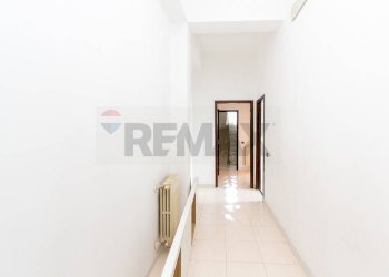 Hall / corridoio - Trilocale Via Luigi Pirandello
 
13, Tremestieri Etneo - foto 20