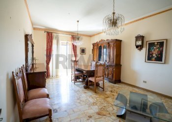 Sala da pranzo - Casa indipendente Via Brenta
 
27, Paterno - foto 7