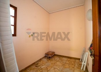 Stanza vuota - Casa indipendente Via Brenta
 
27, Paterno - foto 14