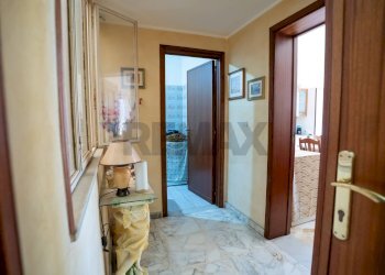 Hall / corridoio - Casa indipendente Via Brenta
 
27, Paterno - foto 20