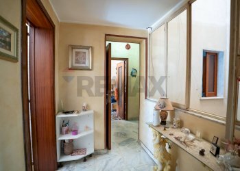 Hall / corridoio - Casa indipendente Via Brenta
 
27, Paterno - foto 21