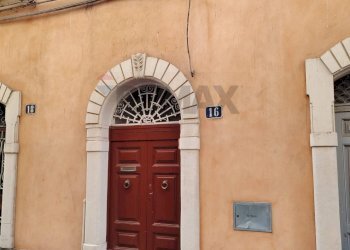 Edificio all\'aperto - Quadrilocale Via Romano
 
16, Caltagirone - foto 3