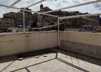 Terrazza - Quadrilocale Via Romano
 
16, Caltagirone - foto 4