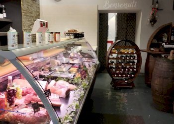 Ingresso - Attività Commerciale Piazza Dante
 
6, Belpasso - foto 1