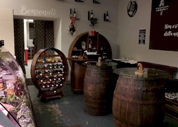 Ingresso - Attività Commerciale Piazza Dante
 
6, Belpasso - foto 2