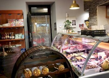 Ingresso - Attività Commerciale Piazza Dante
 
6, Belpasso - foto 3