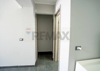 Hall / corridoio - Villa Viale Azzurro/C.da Agnone Marina
 
27, Augusta - foto 29