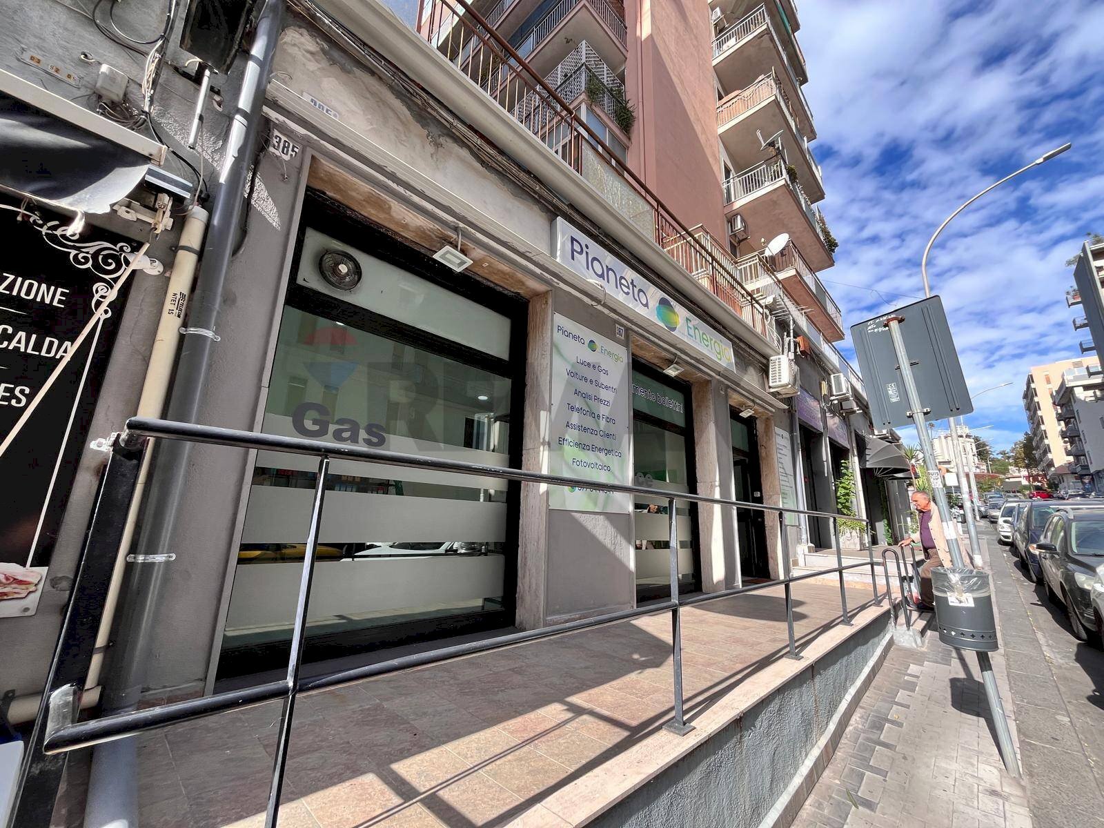 Edificio all\'aperto - Commercial Premises Via Caronda
 
385, Catania - photo 1