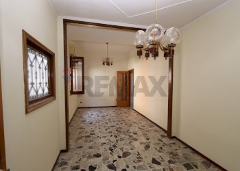 Hall / corridoio - Casa semi indipendente ALESSANDRO VOLTA
 
11, Santa Venerina - foto 1