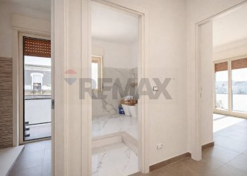 Hall / corridoio - Appartamento Via Palermo
 
108, Catania - foto 16