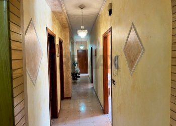 Hall / corridoio - Quadrilocale s' nicolo
 
458, Misterbianco - foto 15