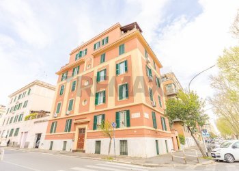 Edificio all\'aperto - Two-room apartment Via Luigi Cibrario
 
27, Roma - photo 1