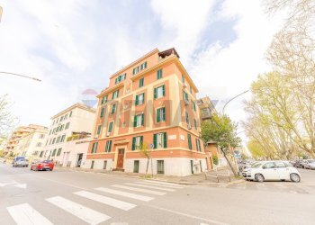 Edificio all\'aperto - Two-room apartment Via Luigi Cibrario
 
27, Roma - photo 21
