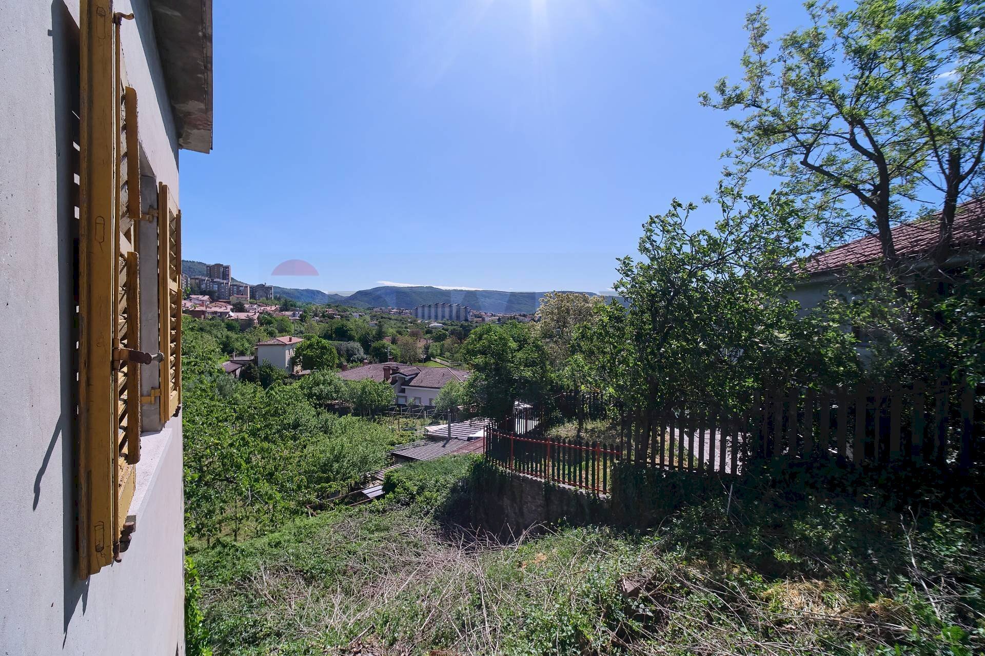 Vista delle montagne - Casa indipendente Via dei Vergottini
 
19, Trieste - foto 3