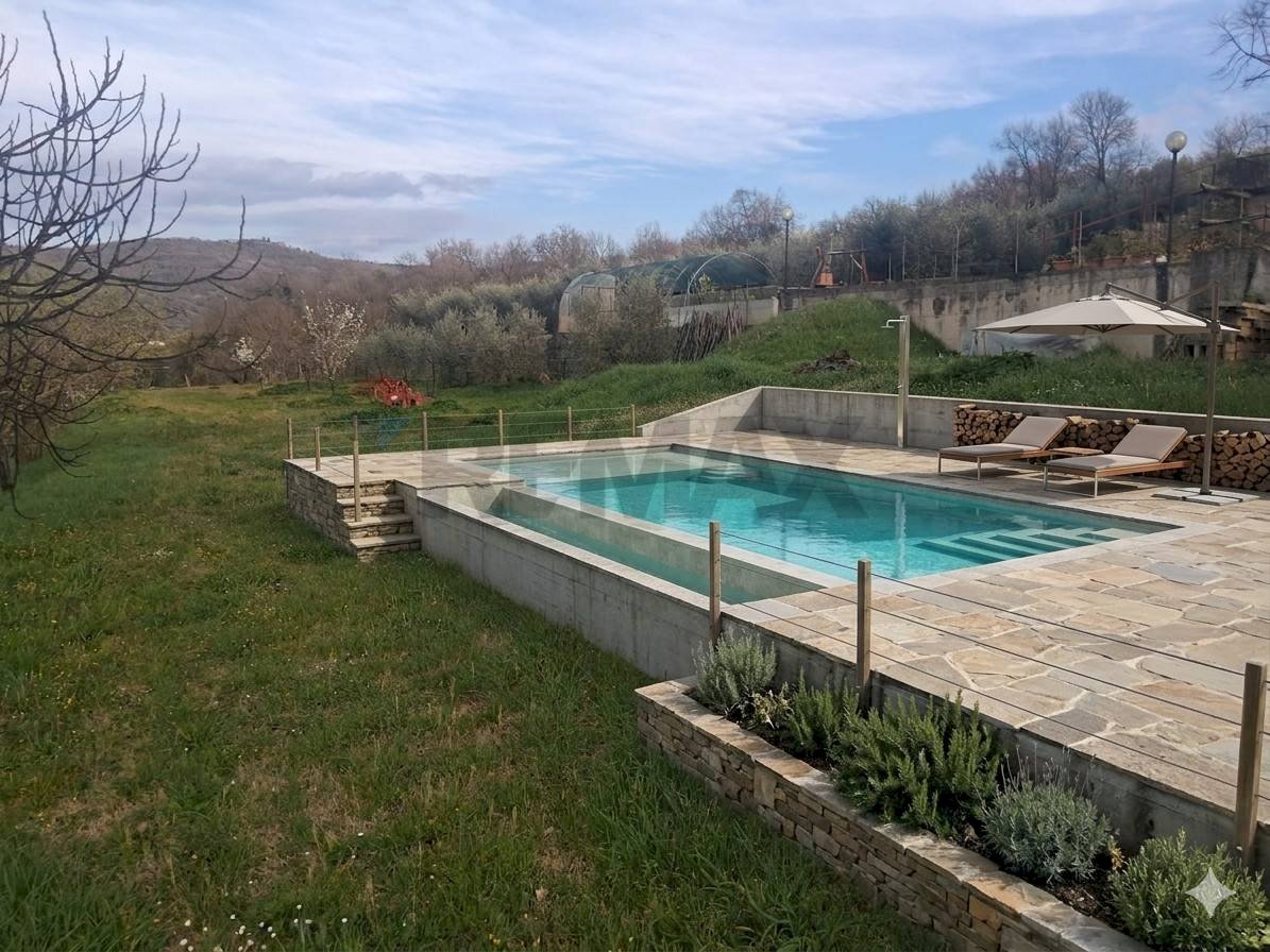 Piscina - Villa loc.bagnoro
 
77/a, Arezzo - foto 2