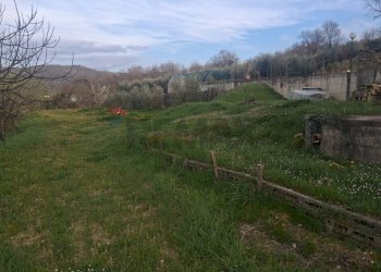 Vista delle montagne - Villa loc.bagnoro
 
77/a, Arezzo - foto 8