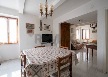 Sala da pranzo - Casa semi indipendente Via Giacomo Matteotti
 
183, Cupramontana - foto 8