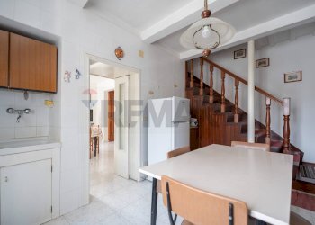 Sala da pranzo - Casa semi indipendente Via Giacomo Matteotti
 
183, Cupramontana - foto 12