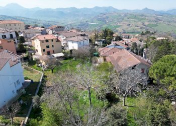 Vista delle montagne - Casa semi indipendente Via Giacomo Matteotti
 
183, Cupramontana - foto 42