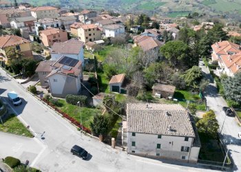 Vista delle montagne - Casa semi indipendente Via Giacomo Matteotti
 
183, Cupramontana - foto 43