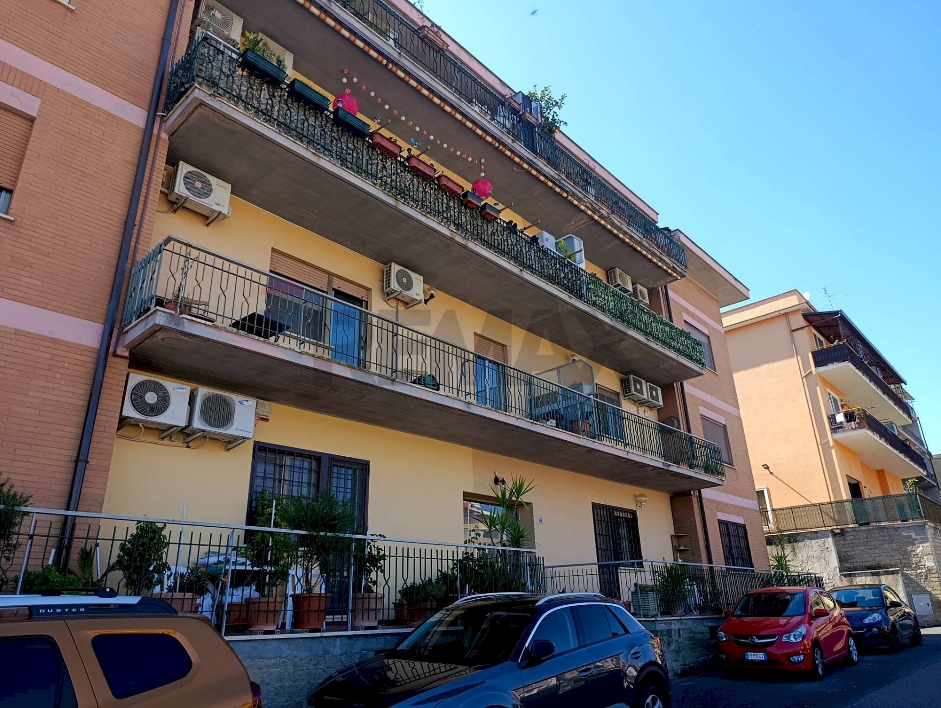 Edificio all\'aperto - Four-room apartment VIA AMEDEO GIUSTINI
 
12, Castelnuovo di Porto - photo 2