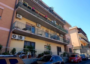Edificio all\'aperto - Four-room apartment VIA AMEDEO GIUSTINI
 
12, Castelnuovo di Porto - photo 2