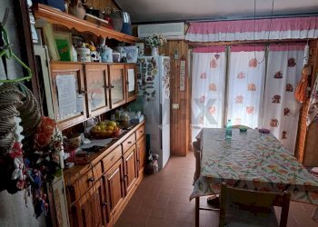 Cucina - Four-room apartment VIA AMEDEO GIUSTINI
 
12, Castelnuovo di Porto - photo 11