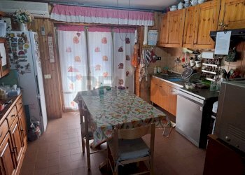 Cucina - Four-room apartment VIA AMEDEO GIUSTINI
 
12, Castelnuovo di Porto - photo 17