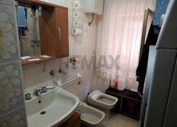 Bagno - Four-room apartment VIA AMEDEO GIUSTINI
 
12, Castelnuovo di Porto - photo 28