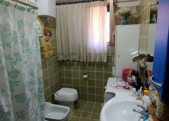 Bagno - Four-room apartment VIA AMEDEO GIUSTINI
 
12, Castelnuovo di Porto - photo 31