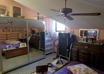 Camera / camera da letto - Four-room apartment VIA AMEDEO GIUSTINI
 
12, Castelnuovo di Porto - photo 32