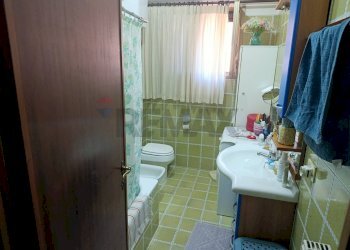 Bagno - Four-room apartment VIA AMEDEO GIUSTINI
 
12, Castelnuovo di Porto - photo 36