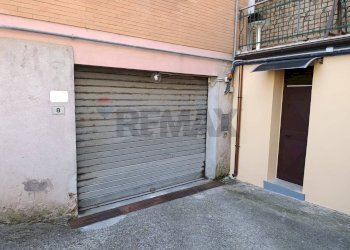 Edificio all\'aperto - Four-room apartment VIA AMEDEO GIUSTINI
 
12, Castelnuovo di Porto - photo 42