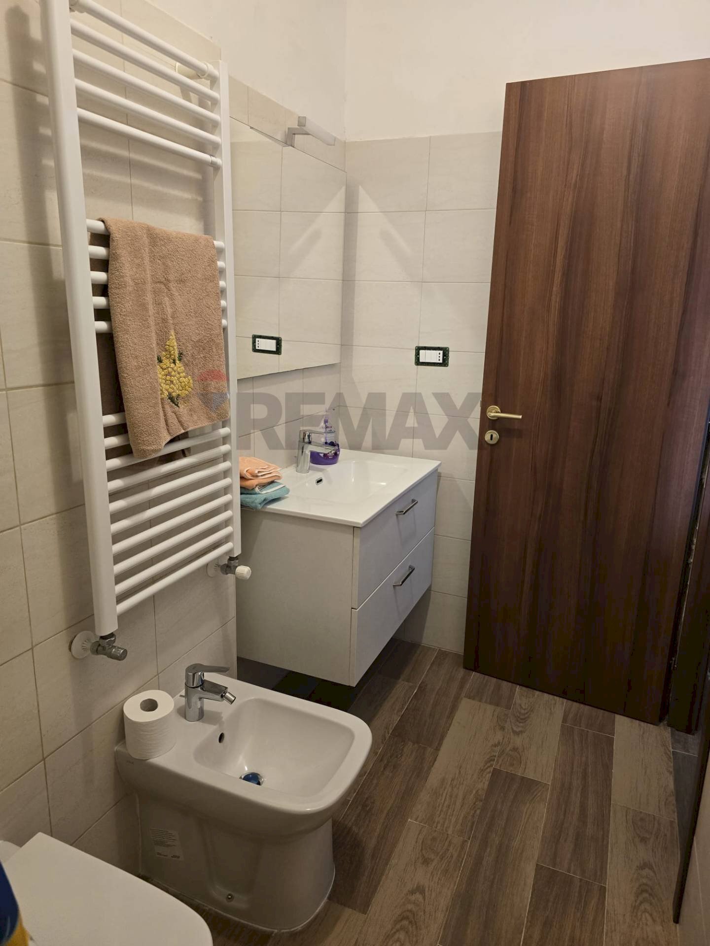 Bagno - Trilocale via dei pesci
 
6, Anzio - foto 3