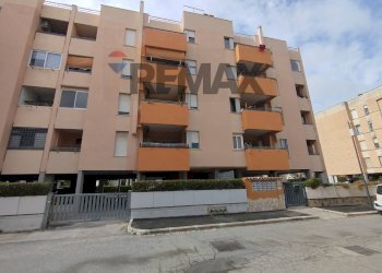 Edificio all\'aperto - Bilocale via dei pesci
 
8, Anzio - foto 3