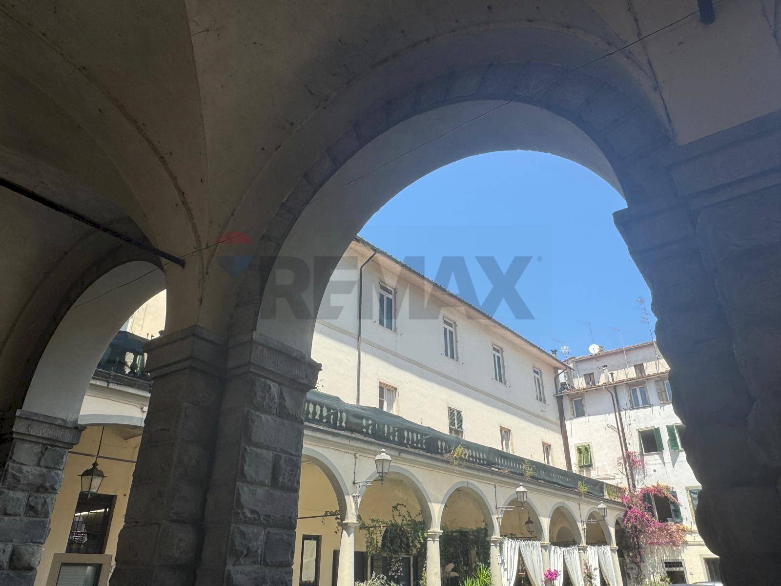 Edificio all\'aperto - Attico Pescia - foto 1