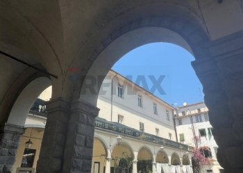 Edificio all\'aperto - Attico Pescia - foto 1