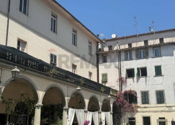 Edificio all\'aperto - Attico Pescia - foto 2