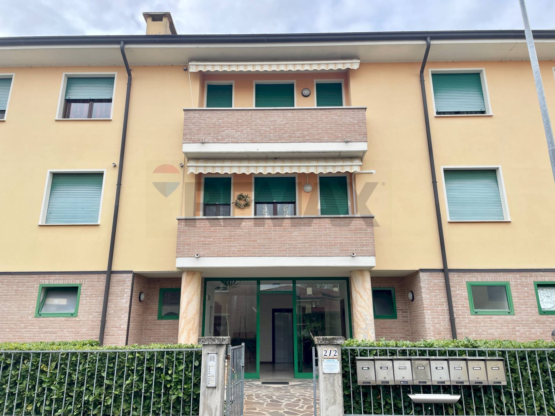 fronte condominio - Appartamento VIA PRIMA LEGA CONTADINA
 
2/2, Suzzara - foto 1