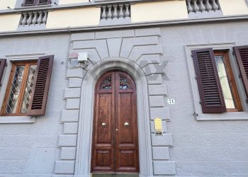 Edificio all\'aperto - Quadrilocale Via Guglielmo Marconi
 
71, Firenze - foto 1